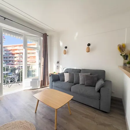 Calme Et Avec Balcon Ensoleille Apartment