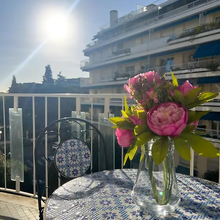 Apartment Calme Et Avec Balcon Ensoleille