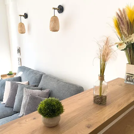 Calme Et Avec Balcon Ensoleille Apartment Le Cannet