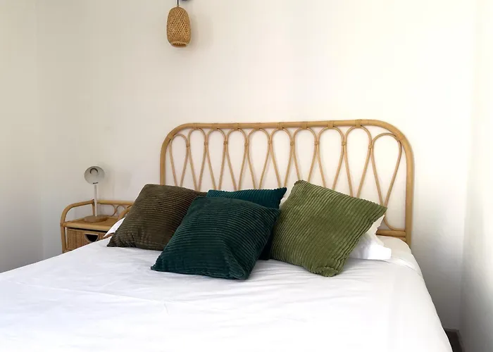 Calme Et Avec Balcon Ensoleille アパート *