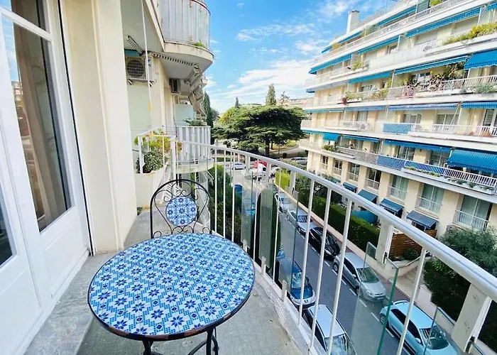 アパート Calme Et Avec Balcon Ensoleille ル·カネ